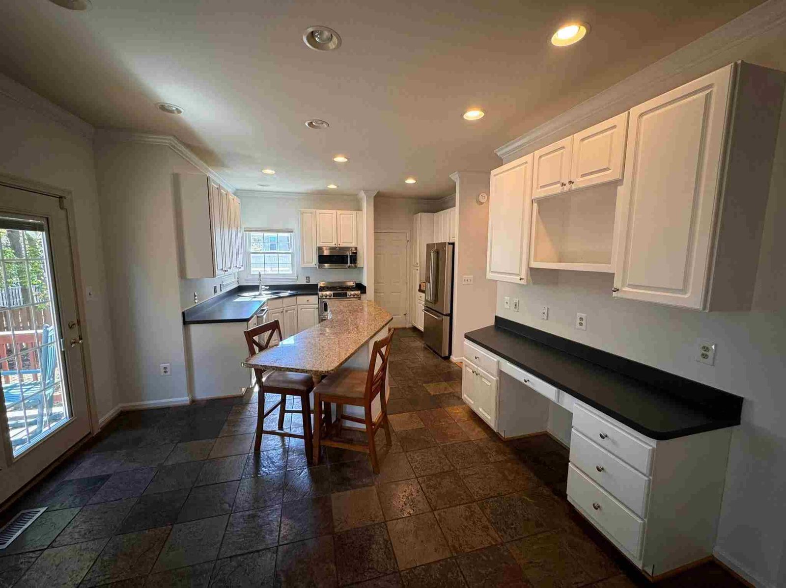 Maid's House Cleaning