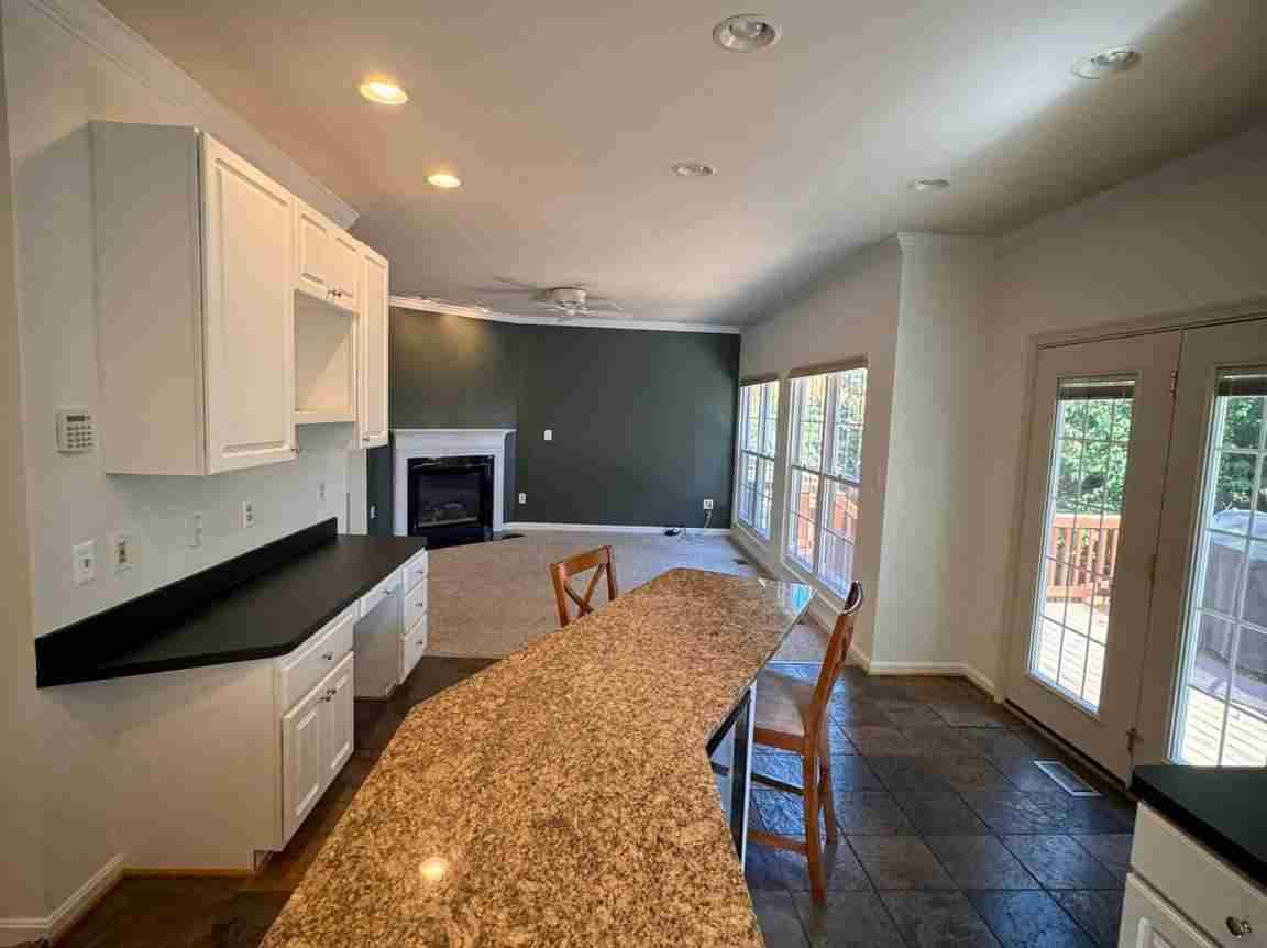 Maid's House Cleaning